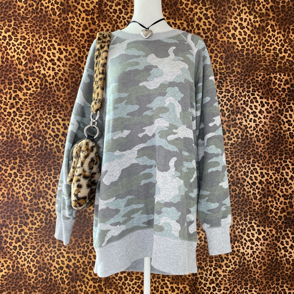 Camo crewneck